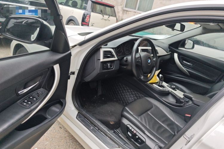 Used BMW 3 Series 2013 320i Sport Edition Driver Seat