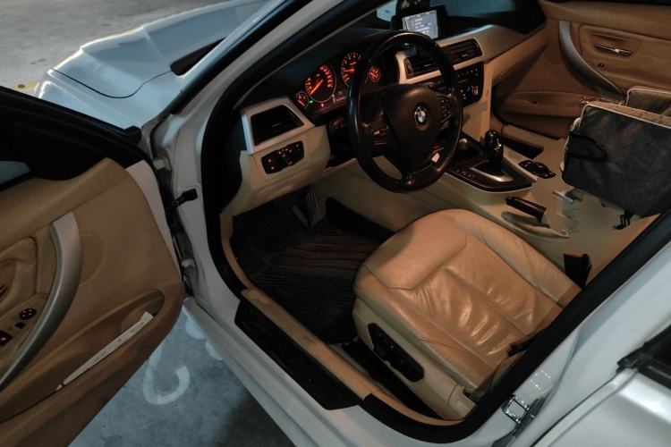 Used BMW 3 Series 2013 320i Sport Edition Driver Seat