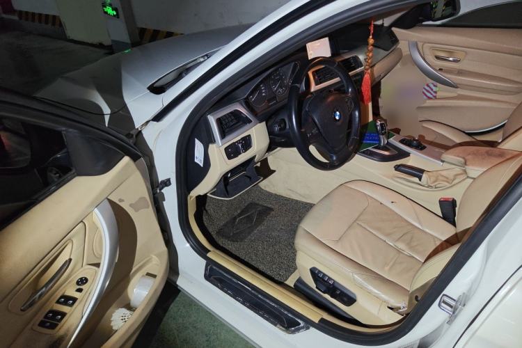 Used BMW 3 Series 2013 320i Sport Edition Driver Seat