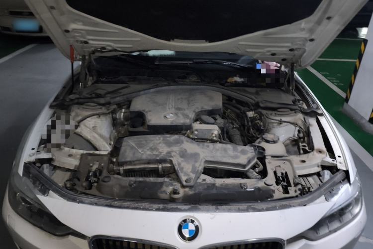 Used BMW 3 Series 2013 320Li Fashion Model Engine Bay