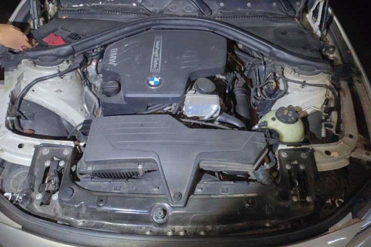 Used BMW 3 Series 2013 320i Active Edition Engine Bay