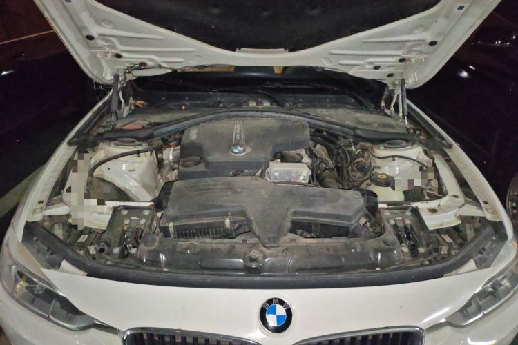 Used BMW 3 Series 2013 320Li Fashion Model Engine Bay