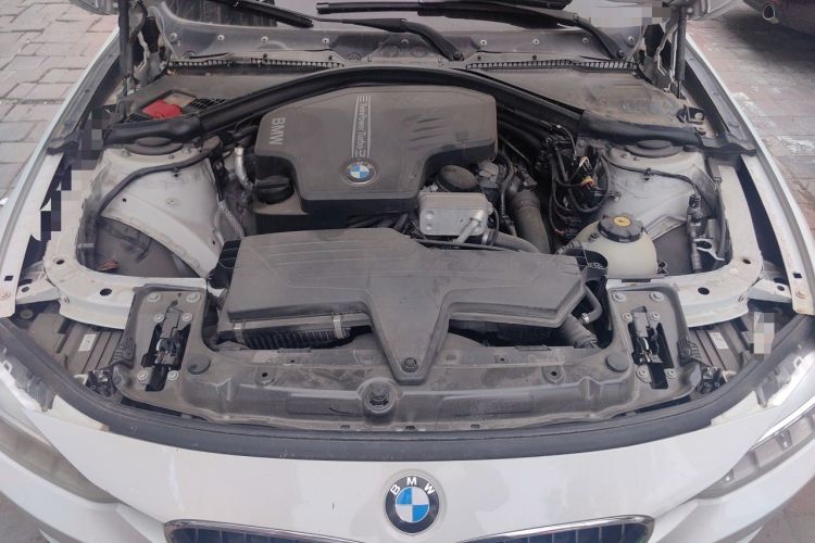 Used BMW 3 Series 2013 320Li Fashion Model Engine Bay