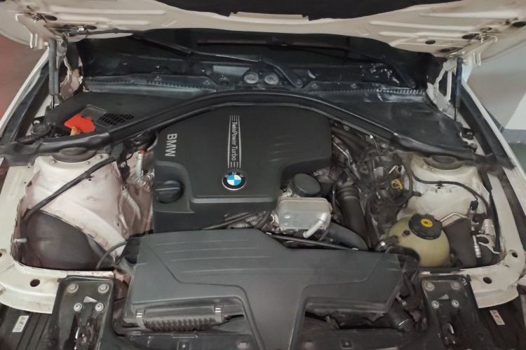 Used BMW 3 Series 2013 320Li Fashion Model Engine Bay