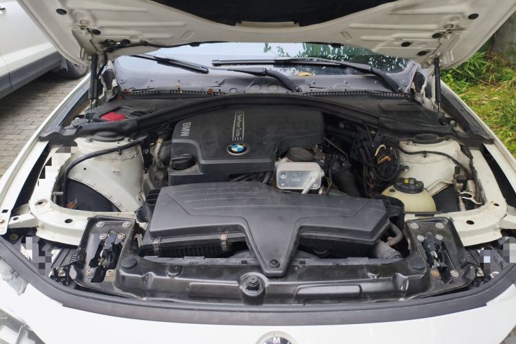 Used BMW 3 Series 2013 320Li Fashion Model Engine Bay
