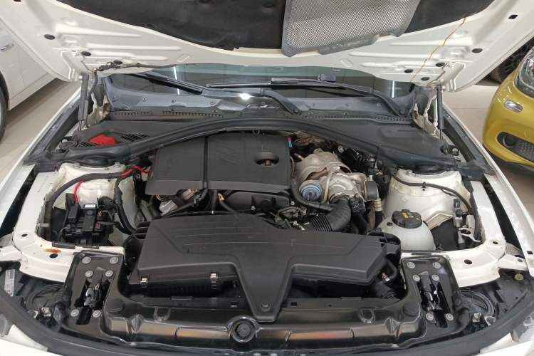 Used BMW 3 Series 2013 316i Active Edition Engine Bay