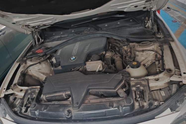 Used BMW 3 Series 2013 320i Sport Edition Engine Bay