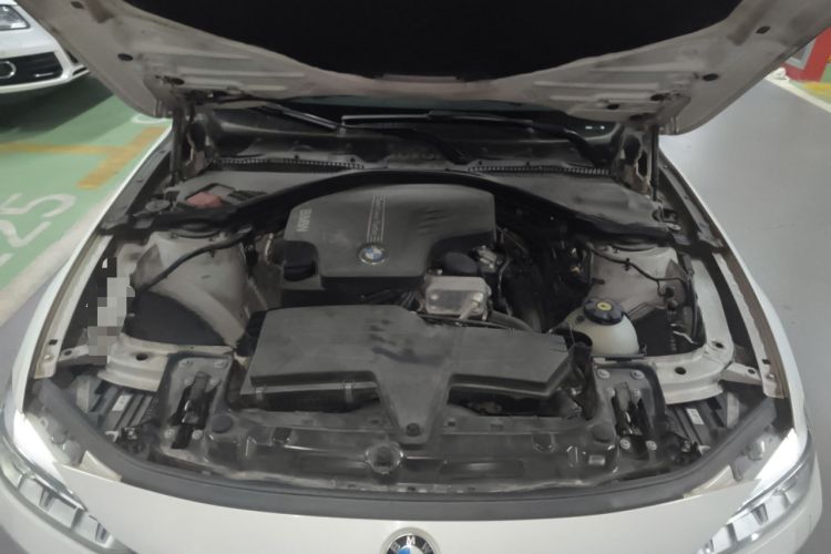 Used BMW 3 Series 2013 320Li Fashion Model Engine Bay
