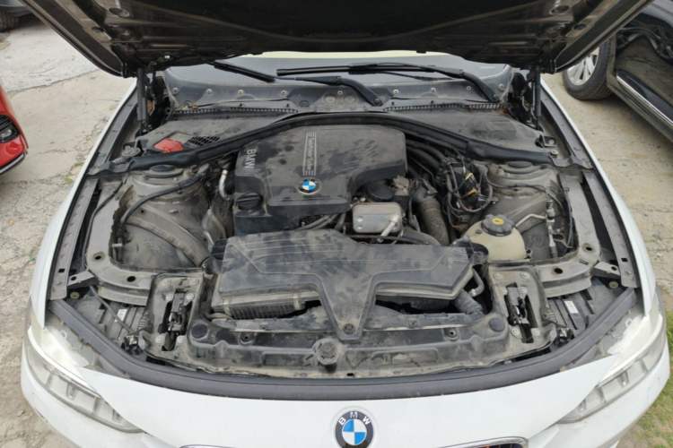 Used BMW 3 Series 2013 320Li Fashion Model Engine Bay