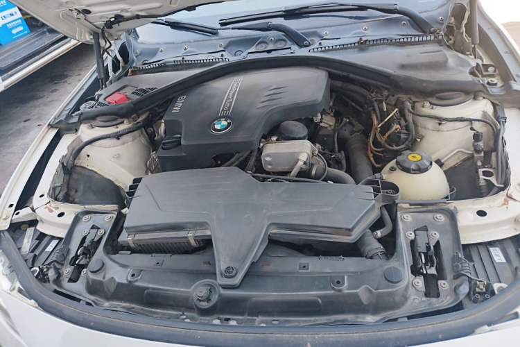 Used BMW 3 Series 2013 320i Sport Design Package Engine Bay