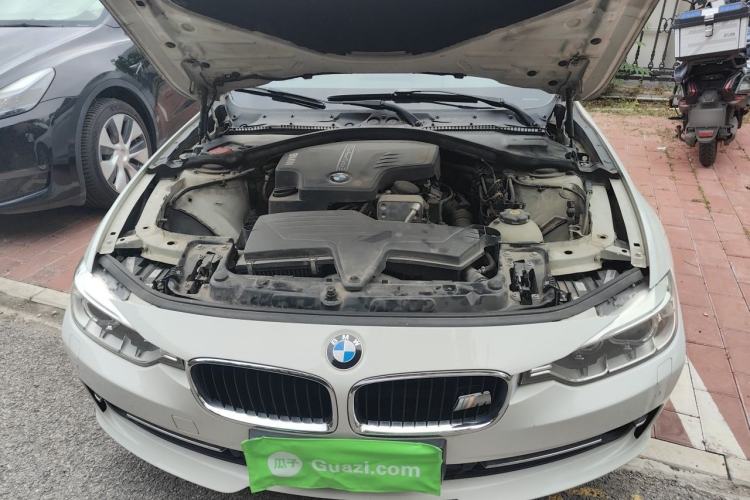 Used BMW 3 Series 2013 320Li Fashion Model Engine Bay