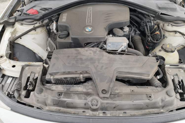 Used BMW 3 Series 2013 320Li Fashion Model Engine Bay