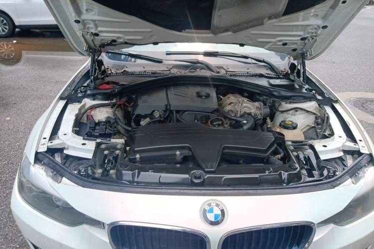 Used BMW 3 Series 2013 316i Active Edition Engine Bay