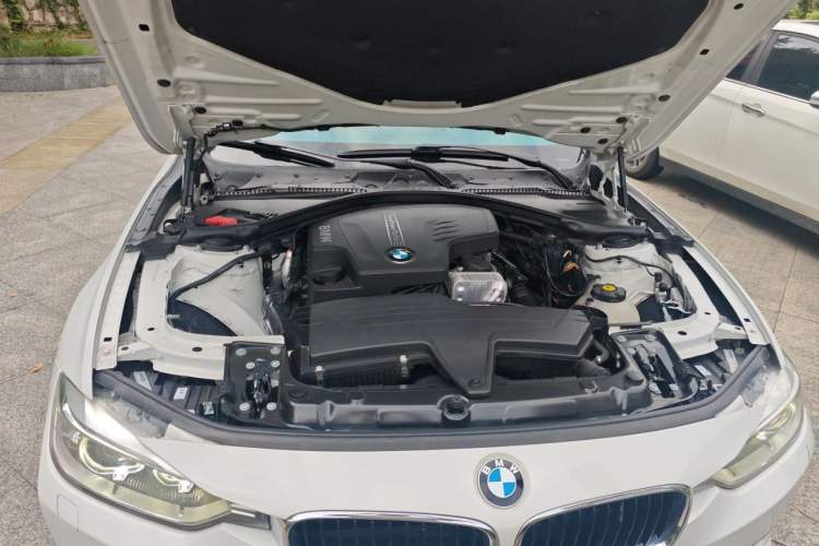Used BMW 3 Series 2013 320i Sport Edition Engine Bay