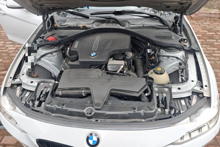 Used BMW 3 Series 2013 320i Sport Edition Engine Bay