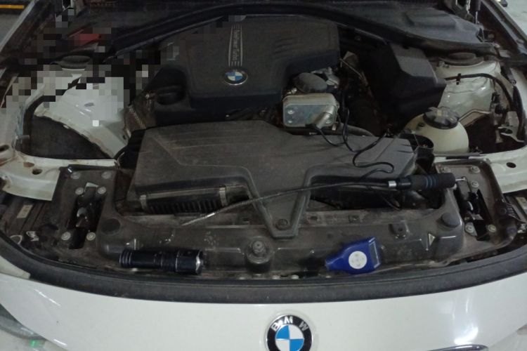 Used BMW 3 Series 2013 320Li Fashion Model Engine Bay