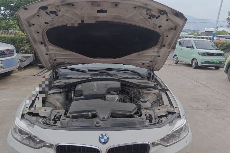 Used BMW 3 Series 2013 320Li Fashion Model Engine Bay
