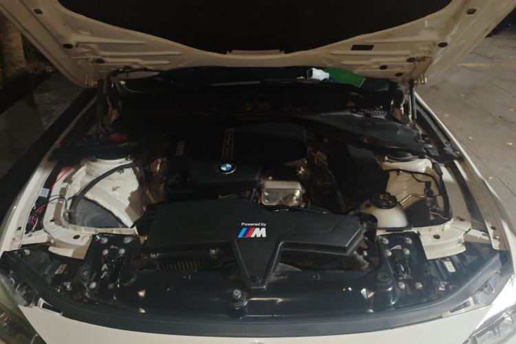 Used BMW 3 Series 2013 320Li Fashion Model Engine Bay