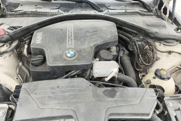 Used BMW 3 Series 2013 320Li Fashion Design Package Engine Bay