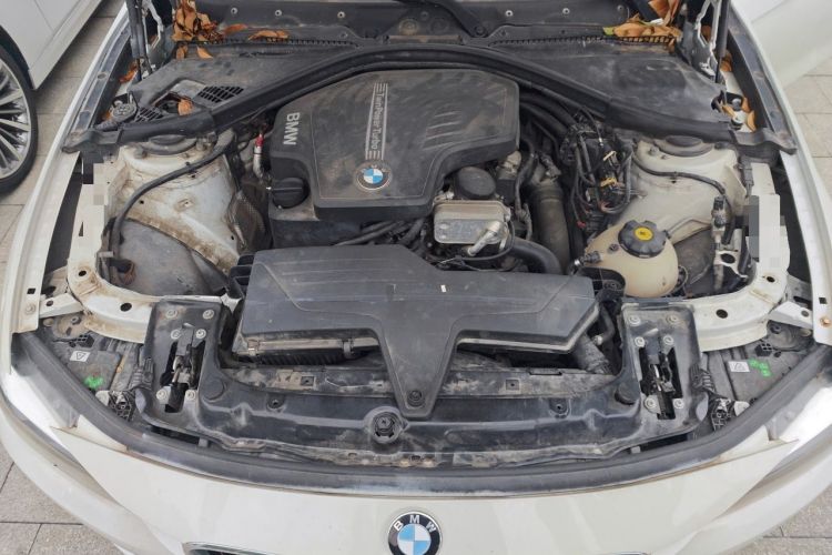 Used BMW 3 Series 2013 320i Active Edition Engine Bay
