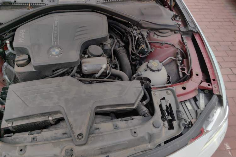 Used BMW 3 Series 2013 320i Sport Design Package Engine Bay Left