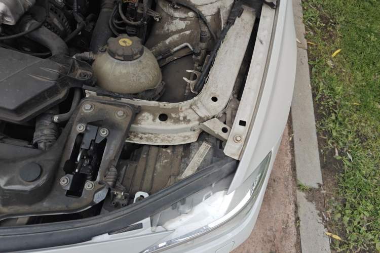 Used BMW 3 Series 2013 320i Sport Design Package Engine Bay Left