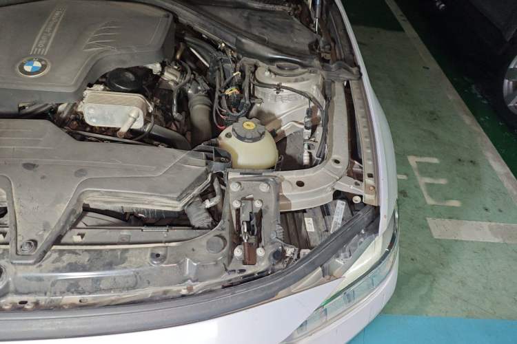 Used BMW 3 Series 2013 328Li Luxury Design Package Engine Bay Left
