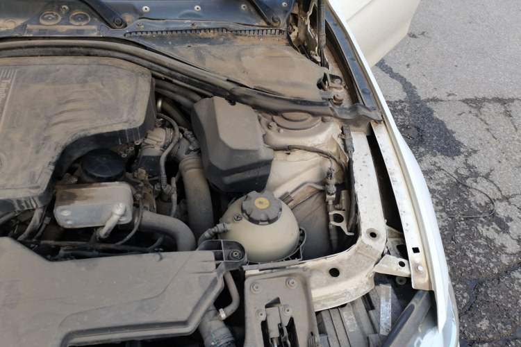 Used BMW 3 Series 2013 320Li Fashion Model Engine Bay Left