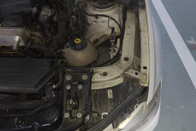 Used BMW 3 Series 2013 320Li Fashion Model Engine Bay Left