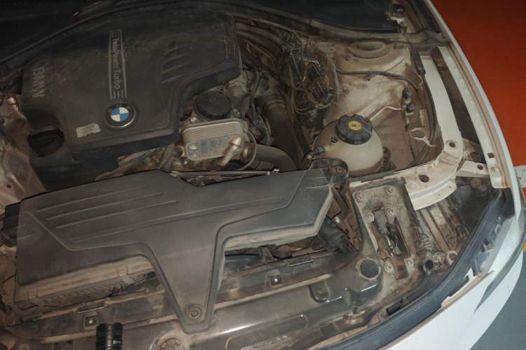 Used BMW 3 Series 2013 Facelifted 328i Sport Design Package Engine Bay Left