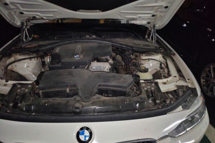 Used BMW 3 Series 2013 320Li Fashion Model Engine Bay Left