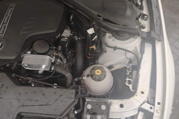 Used BMW 3 Series 2013 320Li Fashion Model Engine Bay Left