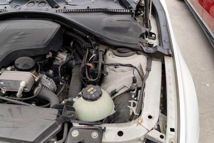 Used BMW 3 Series 2013 328i Sport Design Package Engine Bay Left