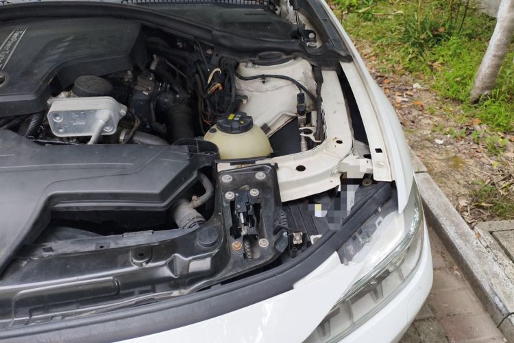 Used BMW 3 Series 2013 320Li Fashion Model Engine Bay Left