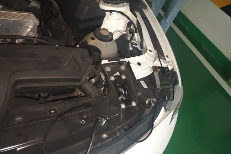 Used BMW 3 Series 2013 Facelift 320Li Fashion Design Package Engine Bay Left