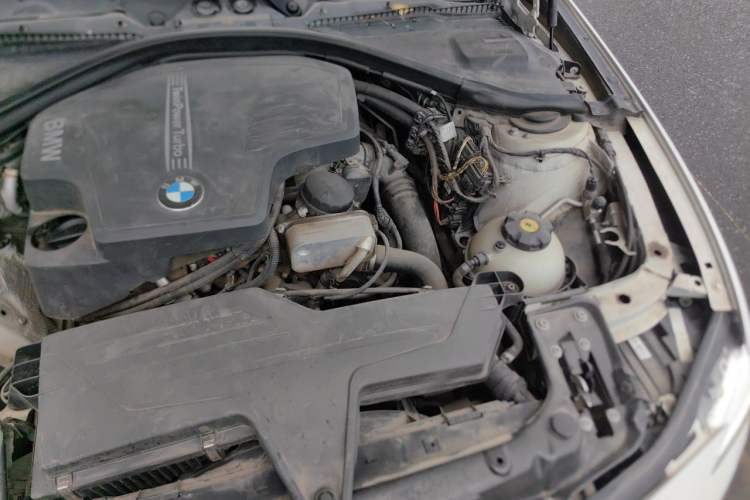 Used BMW 3 Series 2013 Restyled 320i Sport Design Package Engine Bay Left