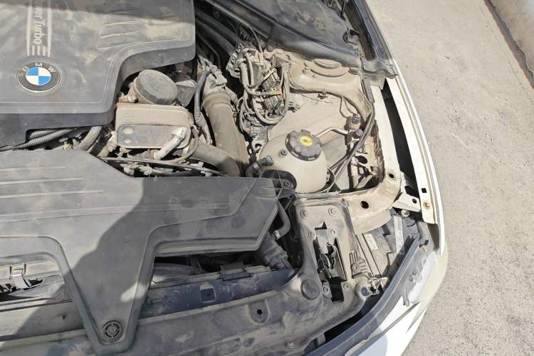Used BMW 3 Series 2013 328Li Fashion Edition Engine Bay Left