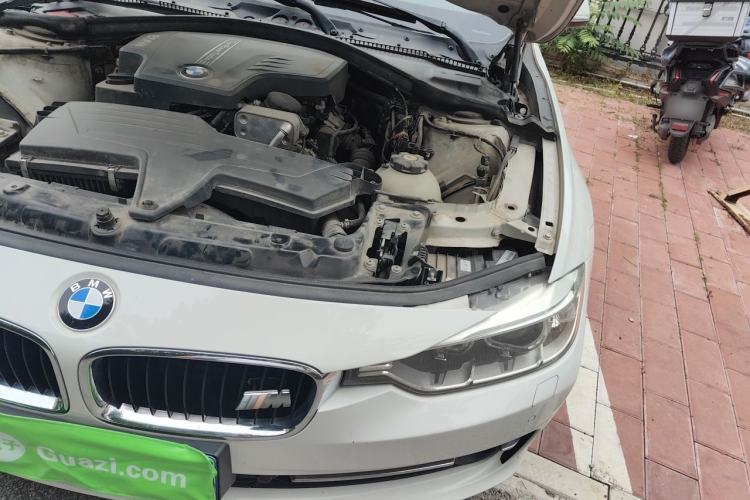 Used BMW 3 Series 2013 320Li Fashion Model Engine Bay Left