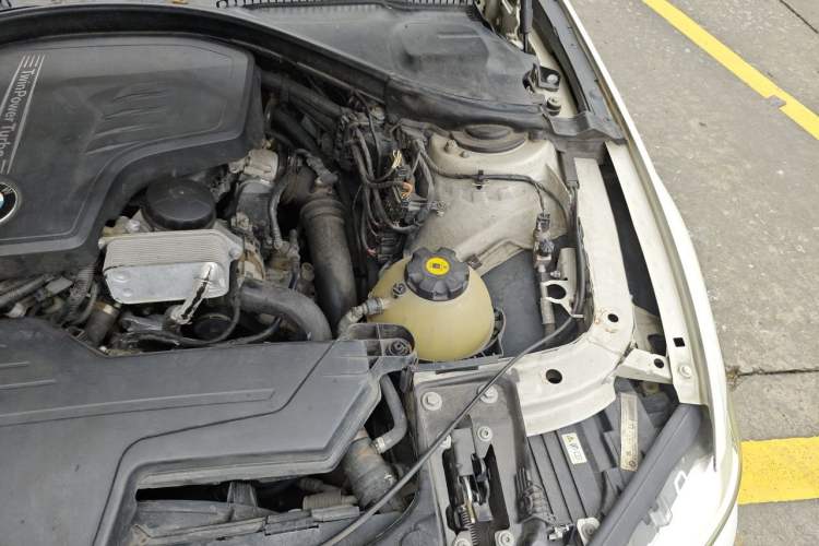 Used BMW 3 Series 2013 320Li Fashion Model Engine Bay Left