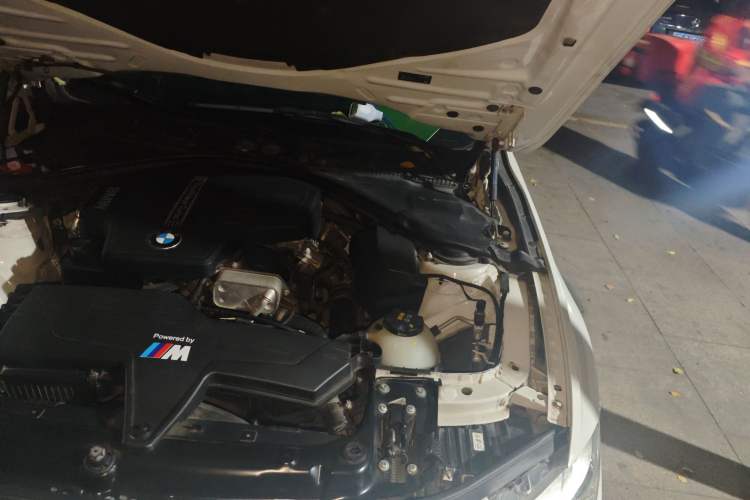 Used BMW 3 Series 2013 320Li Fashion Model Engine Bay Left