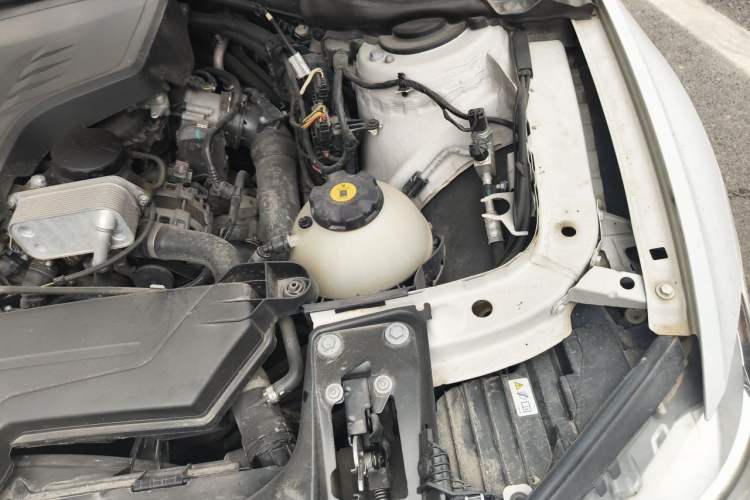 Used BMW 3 Series 2013 320Li Luxury Design Package Engine Bay Left