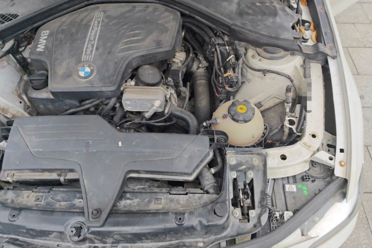 Used BMW 3 Series 2013 320i Active Edition Engine Bay Left