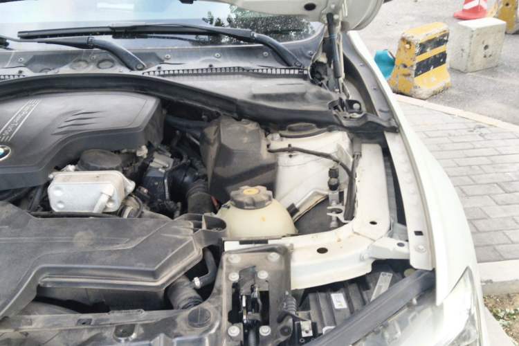 Used BMW 3 Series 2013 Facelifted 328i Sport Design Package Engine Bay Left