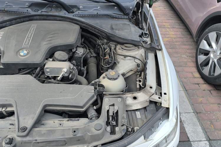 Used BMW 3 Series 2013 320Li Fashion Model Engine Bay Left