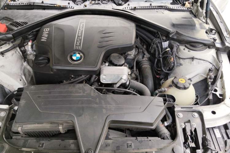 Used BMW 3 Series 2013 320Li Fashion Model Engine Bay Left