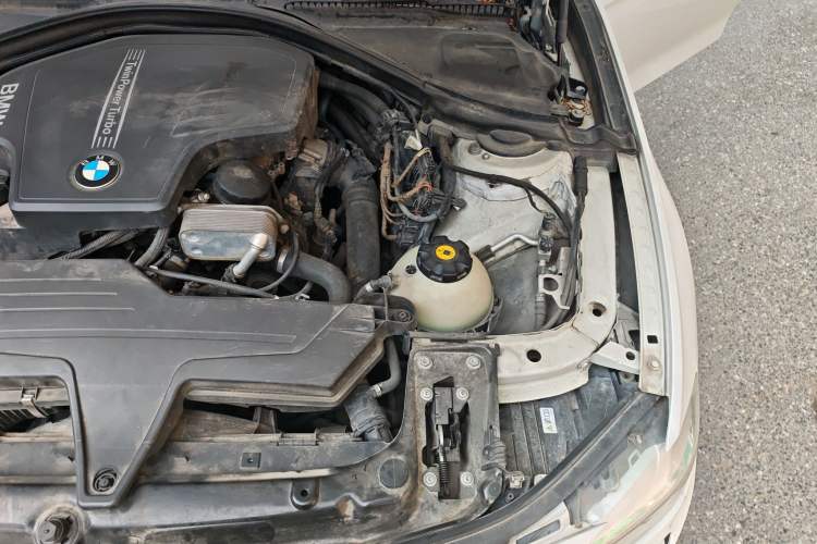 Used BMW 3 Series 2013 Restyled 320i Sport Design Package Engine Bay Left