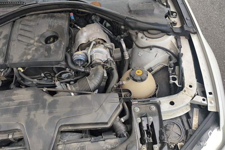 Used BMW 3 Series 2013 316i Active Edition Engine Bay Left