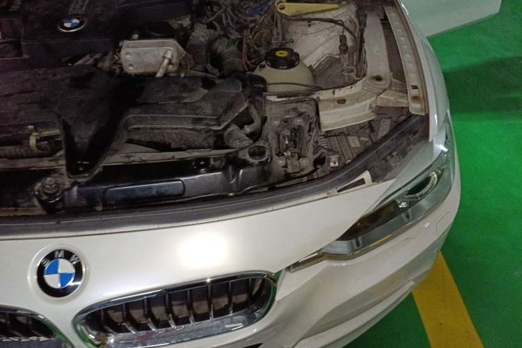 Used BMW 3 Series 2013 Facelifted 328i Sport Design Package Engine Bay Left