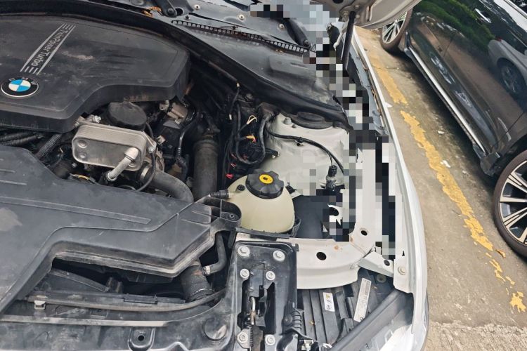Used BMW 3 Series 2013 320i Sport Edition Engine Bay Left