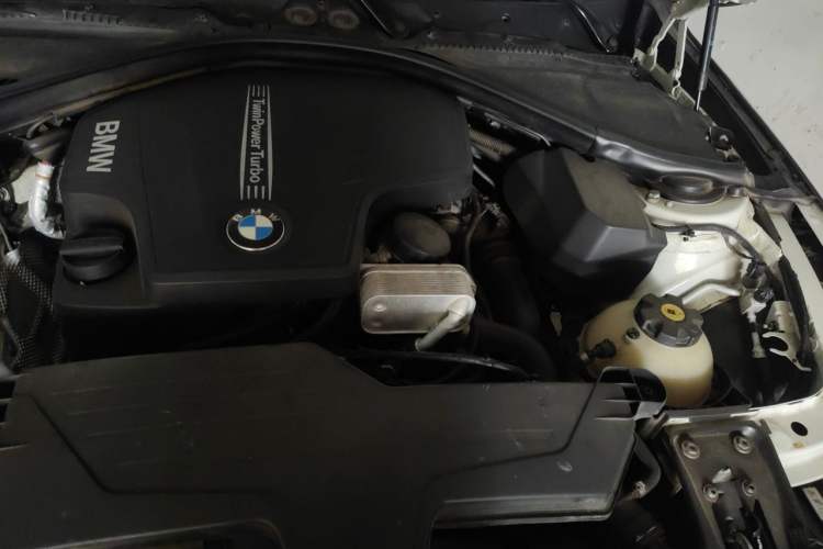 Used BMW 3 Series 2013 320Li Fashion Model Engine Bay Left